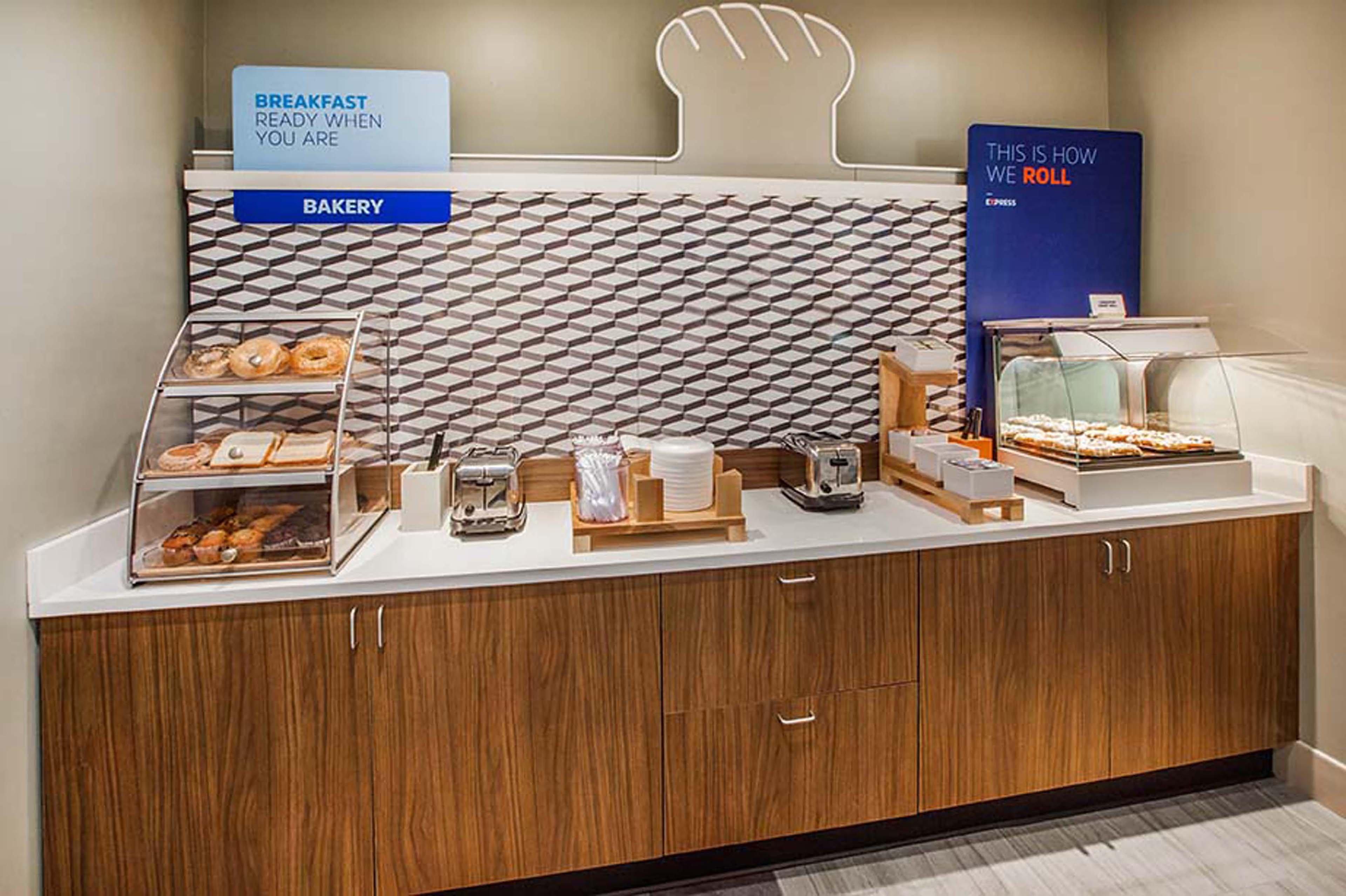 Holiday Inn Express Rome-East By Ihg מראה חיצוני תמונה